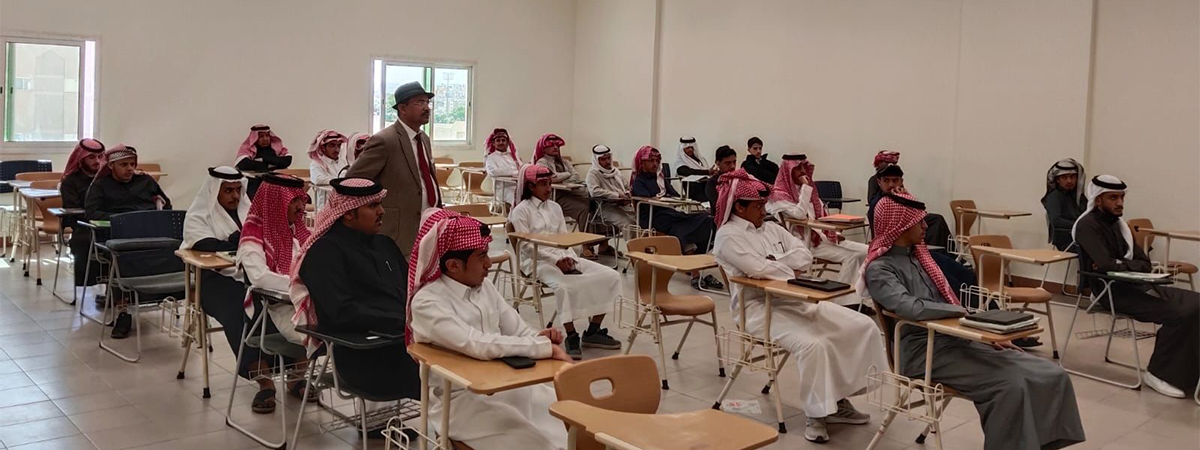 “Workshop ‘The Importance of Learning English in Light of Saudi Vision Programs’ at the Applied College in Mahalah”