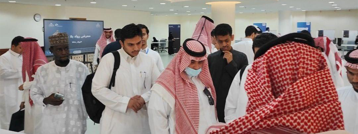 Entrepreneurship Club Hosts “Pioneers Without Borders” Exhibition with Wide Student Participation