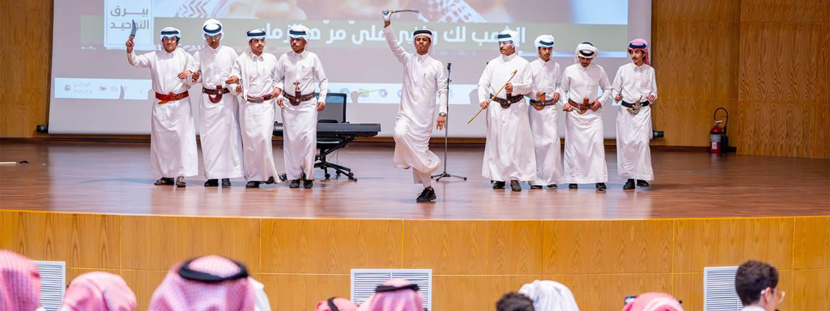 Central Arts Club Hosts Art Exhibition and Musical Operetta as Part of Student Activities Closing Event