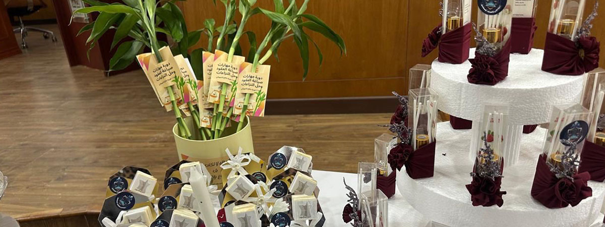 برنامجًا بعنوان “القانون وصناعة المستقبل”